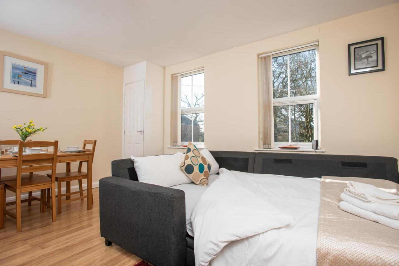 Cowley Spacious Flat With Parking, Oxford Exterior photo