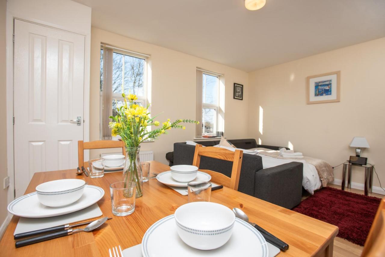 Cowley Spacious Flat With Parking, Oxford Exterior photo